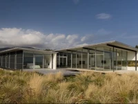 Cloudy Bay Beach House 