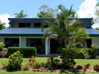 Apollo Jewel Beachfront Apartments 