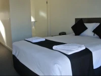 Dooleys Springsure Tavern & Motel 