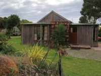 Stanley Lakeside Spa Cabins 