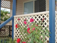 Alonga Waterfront Cottages 