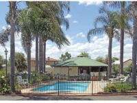 Town and Country Motor Inn 