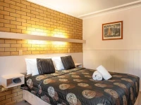 Jacaranda Place Motor Inn 4*