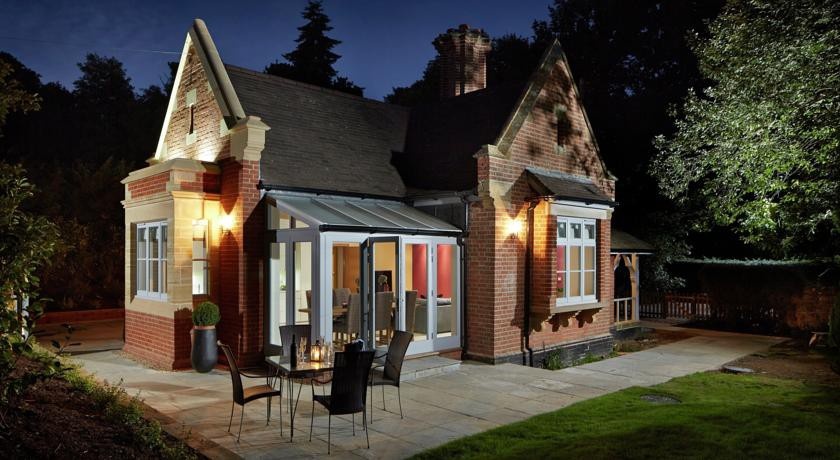 Alexander House Gatehouse Lodge 