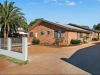 Palms Apartments 