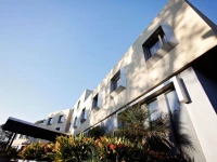 Golden Pebble Hotel 