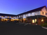 Knightsbridge Court Motor Lodge 4*