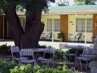 County Lodge Motor Inn 