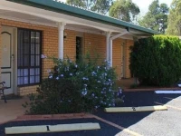 Hilltops Retreat Motor Inn 