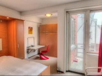 Wake Up Hotel 