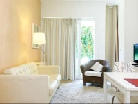Stevin Halldis Apartments 