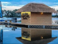 Hostel Lakeside Paradise 