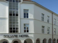 Square Hotel 