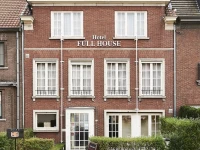 Full House Hotel 