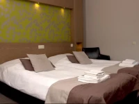 Hampshire Hotel - Auberge La Grande Cure 