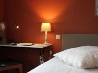 Green Hill Guest House and Apartment 