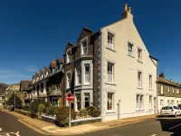 Dorchester House 4*