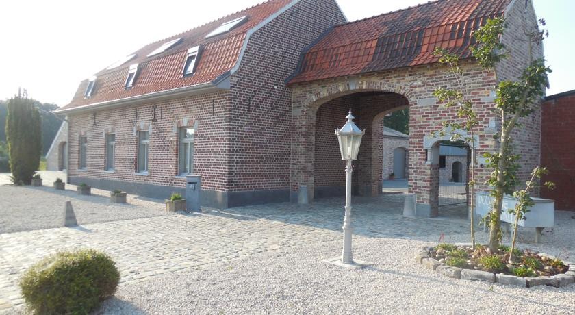 B&B Valley of the Polygon 
