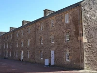 Wee Row Hostel 