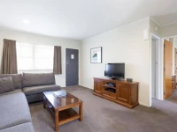 Colonial Court Motor Inn 4*