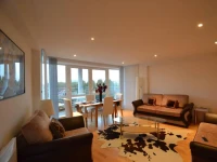 Chiswick 560 Serviced Apartment 