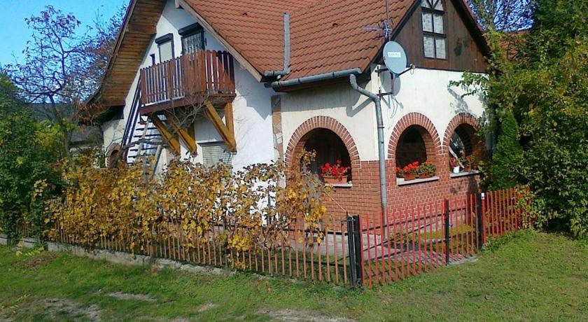 Holiday home Balatonfenyves 10 