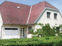 Holiday home PetГ¶fi Utca-BalatongyГ¶rГ¶k 