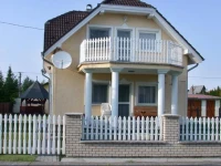 Two-Bedroom Apartment Balatonmariafurdo near Lake 