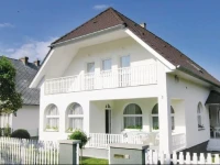 Holiday home Pipacs Utca-BalatonszГЎrszГі 