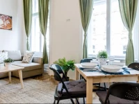Lavender Roomy Apartment 