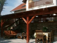FehГ©r RГіzsa Apartman 