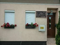Flora Apartman 