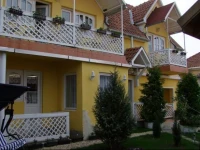 Castello VendГ©g Г©s ApartmanhГЎz 
