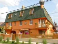 KarГЎdi Hotel 