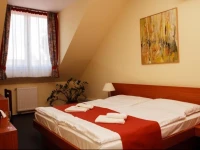 Lipa Hotel Г©s Г‰tterem 