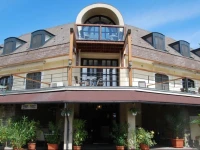 Adler Hotel Г©s Г‰tterem 