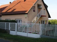 ГЃgnes Villa 