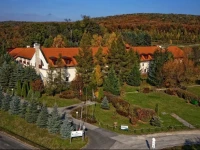 SzarvaskГєt Hotel 