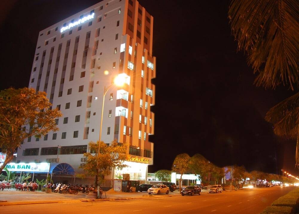 Sea Front Hotel 