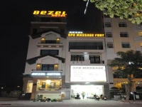Bezel Hotel 