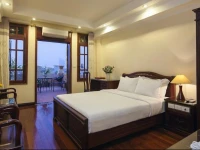 Lucky 3 Hotel - The Original Lucky Chain 