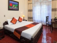 Lucky Hotel - The Original Lucky Chain 
