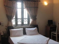A25 Hotel - Doi Can 