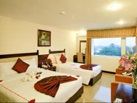 Serene Shining Hotel 