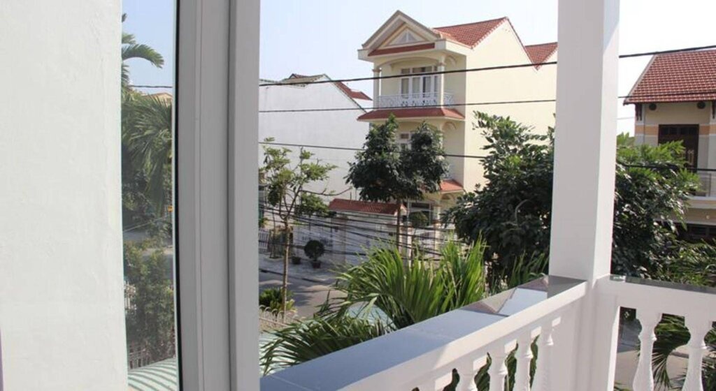 Little House Homestay 