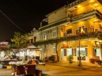 Moons Homestay 