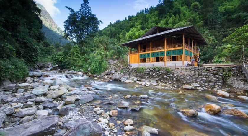 Nam Cang Riverside Lodge 
