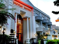 Petro House Hotel 
