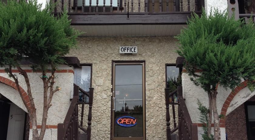 Cedar Springs Motel 
