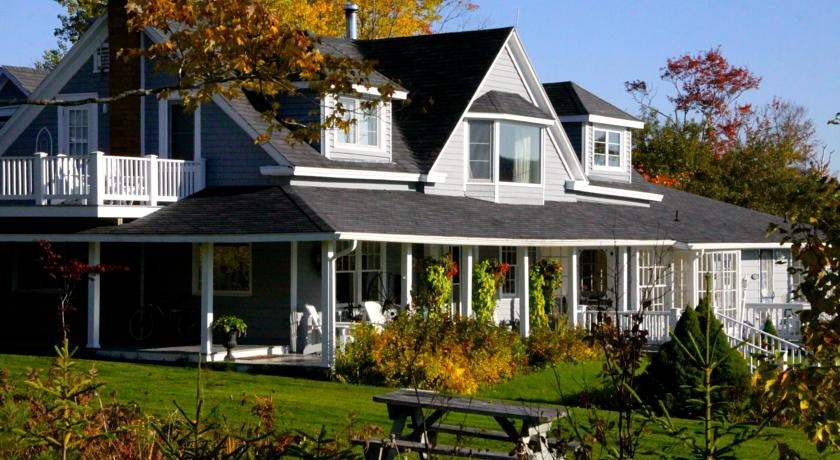 Broadwater Inn & Cottages 